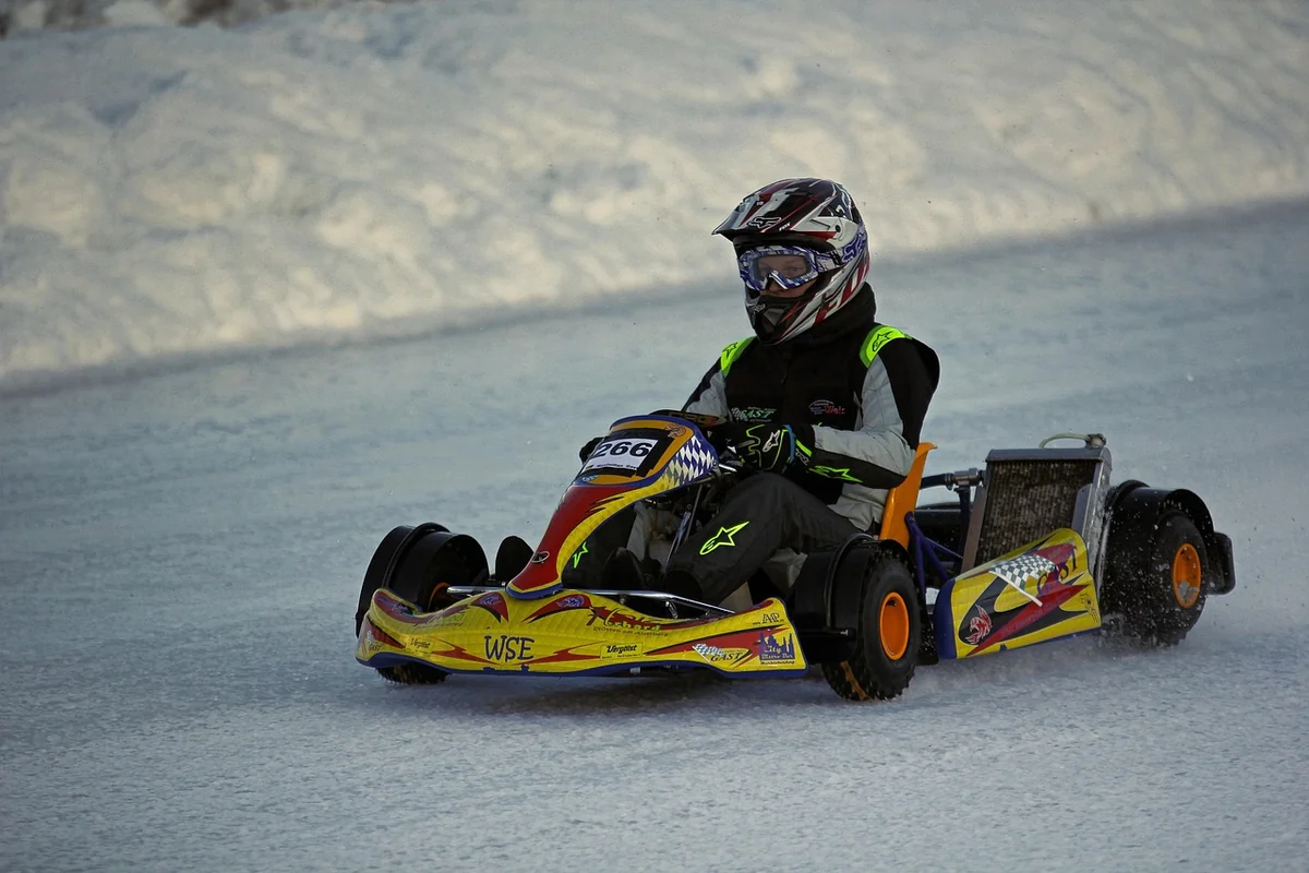 Comparaison kart électrique vs thermique en 2026 : lequel choisir pour vos courses ?